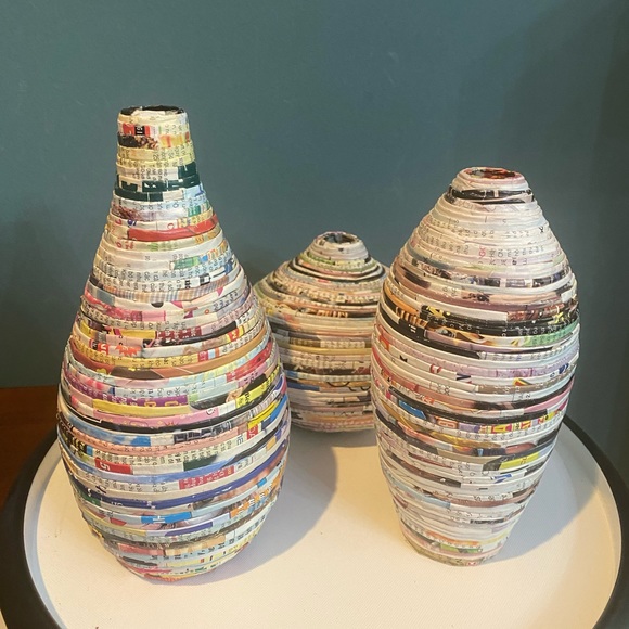 Set Of 3 RECYCLED PAPER TRAMP ART DECORATIVE VASES ORIGAMI NEWSPAPER MAGAZINE - Picture 4 of 10